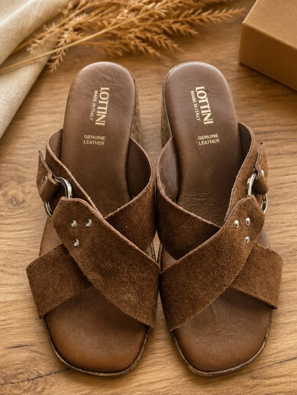 LOTTINI Suede Cross Band Wedge Womens Brown/Tan Sandal Gold Buckle Size 7 Summer